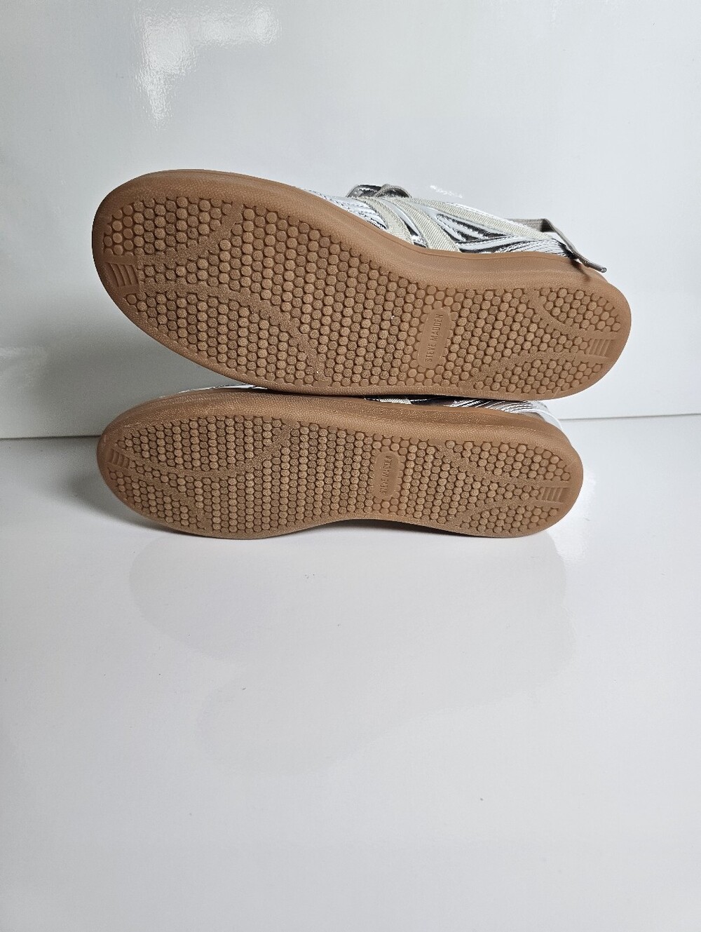 Steve Madden Madrid Metallic Silver Sneakers Women's Size 9.5 New Without Box - Picture 9 of 9